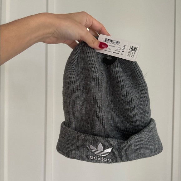 Adidas beanie - Picture 1 of 1